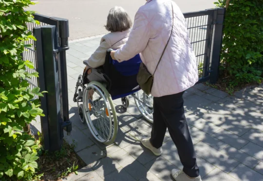 Bayshore careworkers call for better wages and working conditions in Thunder Bay