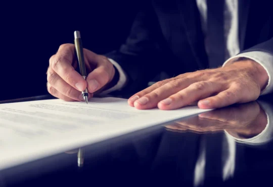 Lawyers and province reach tentative deal