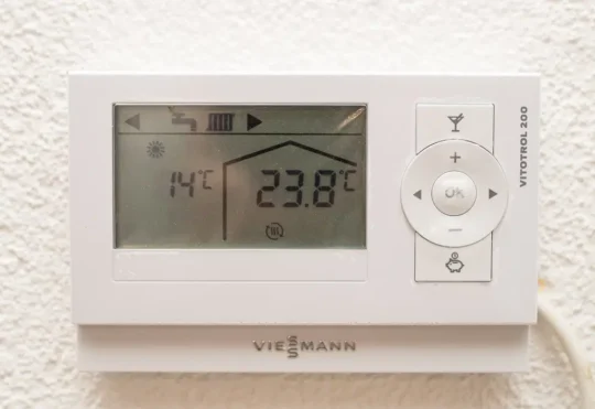 Nearly half of Nova Scotians struggle to pay power bills: report