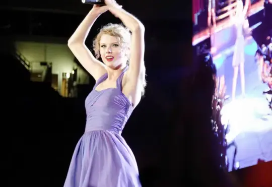 Taylor Swift adds three more Canadian shows