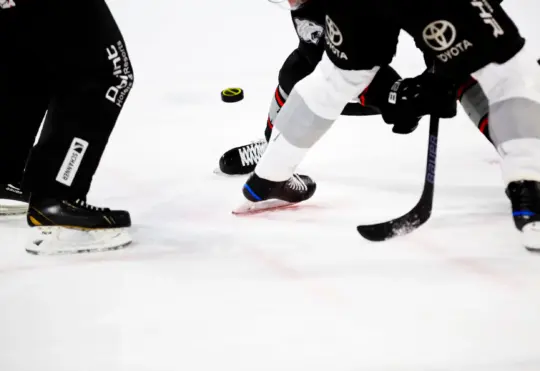 Minor hockey coach facing charges after assaulting official