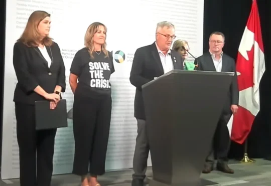 Municipal leaders seek better deal with province