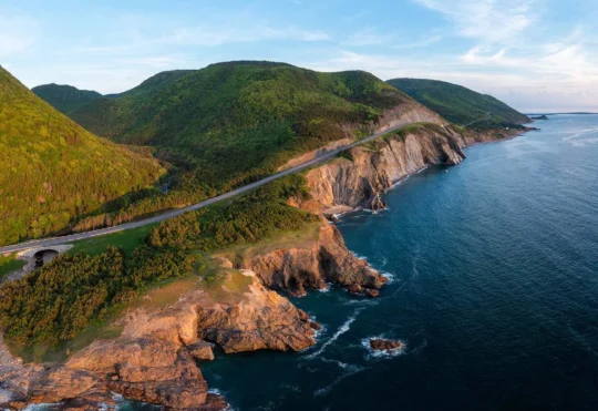 N.B. man airlifted to hospital after crash on Cabot Trail