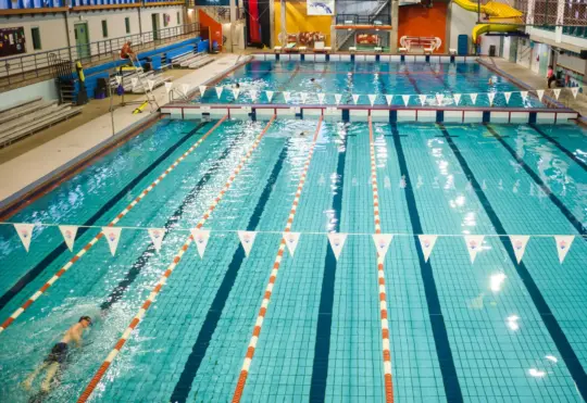 Students get extra credit from lifeguard training