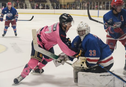 Mariners’ win streak ends in Amherst