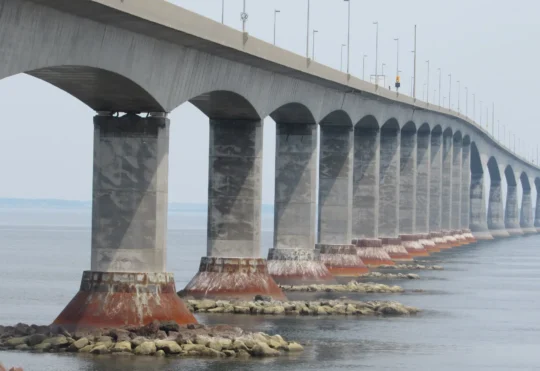 Ottawa cutting tolls on Confederation Bridge, interprovincial ferries