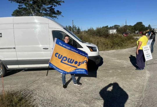 Canada Post workers switch to rotating strikes