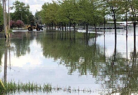 Better cell coverage focus for Liberals after summer of flooding and wildfires
