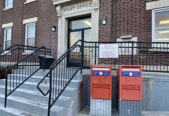 Canada Post, CUPW resume negotiations after delay
