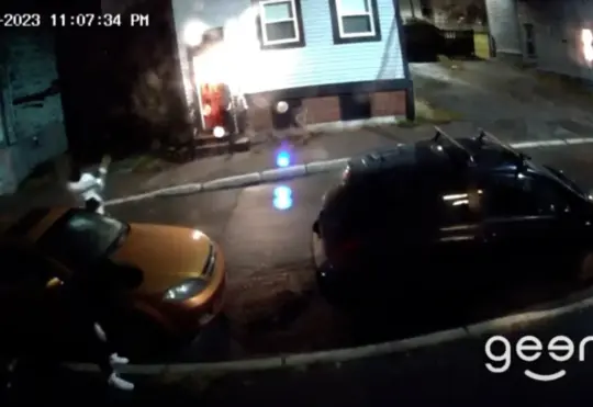VIDEO: Suspects damage vehicle in Saint John