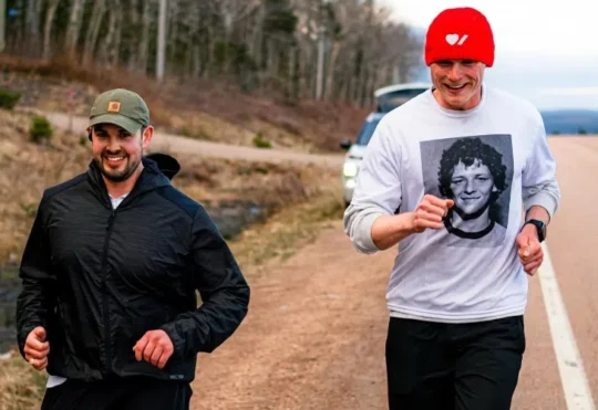Marathon runner following in Terry Fox’s footsteps arrives in Thunder Bay