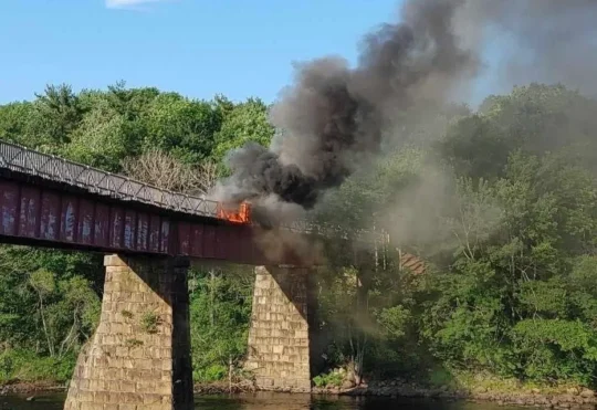 Update 8 p.m.: Crews quickly contain fire on Centennial Trail bridge