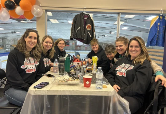 Locals buckle down as voting begins in Kraft Hockeyville competition