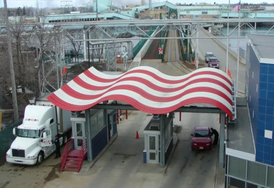 Travel from northwestern Ontario to U.S. down 25-38%