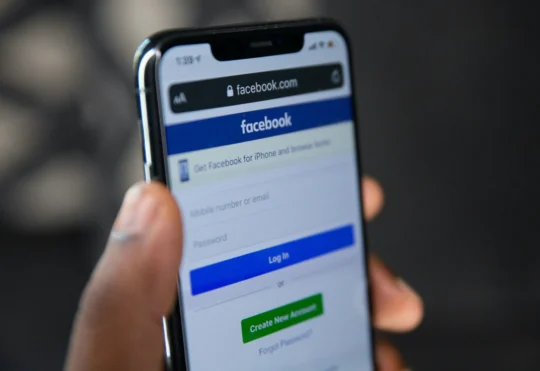 Facebook, Instagram not available for many users