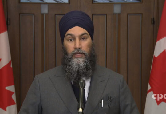 Singh talks to university students about housing