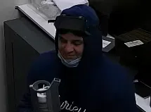 Suspects wanted after break-in at Bedford jewelry store