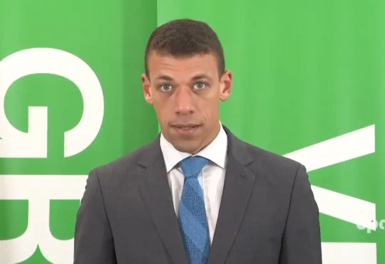 Jonathan Pedneault resigns as Green Party co-leader