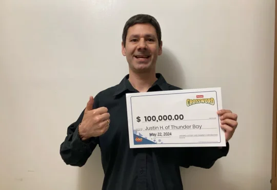 Thunder Bay resident strikes gold on crossword lotto ticket