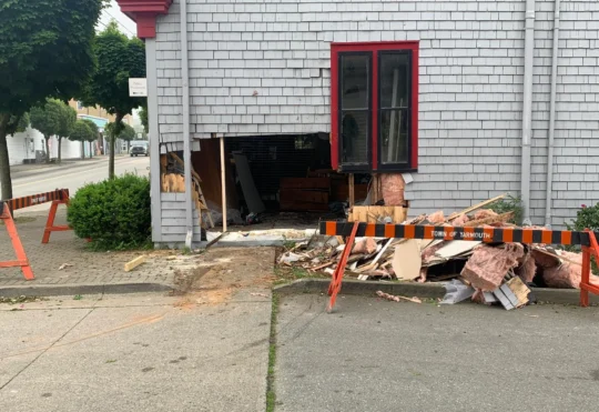 Vehicle crashes into wall of Killam building in Yarmouth