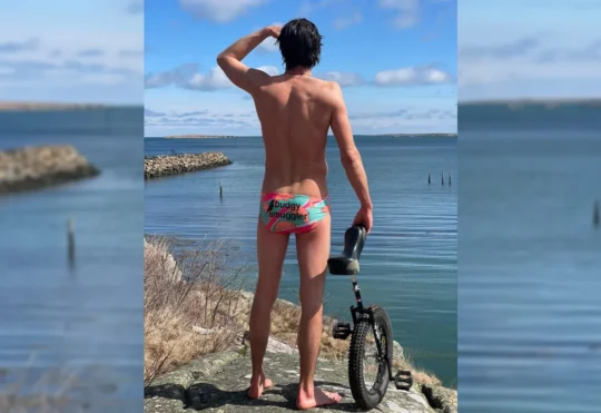 One man’s 100-day cold plunge challenge approaches $40K goal for food bank