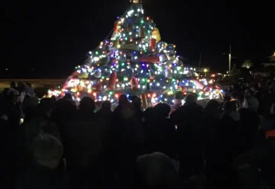 Barrington’s Lobster Trap Tree to be lit, Parade of Lights coming up