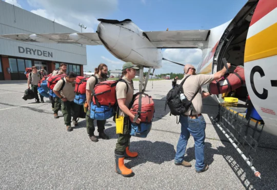 Ontario wildland firefighters sent west