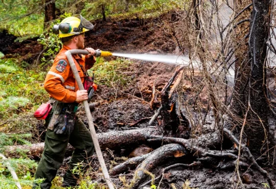 Firerangers making progress on fire outside of Kasabonika Lake First Nation