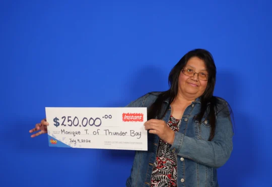 2 Thunder Bay residents win top prizes on OLG scratch tickets