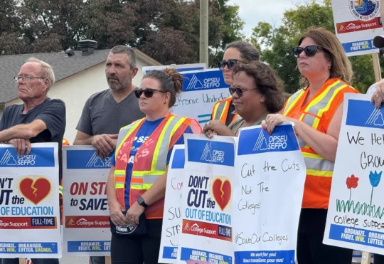 OPSEU rallies outside Thunder Bay MPP’s office