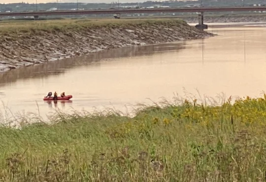 Firefighters training on Petitcodiac River