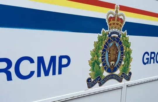 Man pulled from car before it exploded on Waverley Road