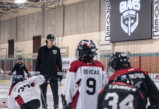 Ryan Graves holds hockey camp in hometown of Yarmouth