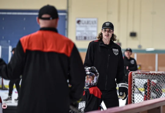 Penguins’ Ryan Graves back in Yarmouth for hockey school