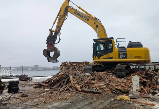 Haligonians reminisce as iconic Salty’s restaurant gets torn to the ground