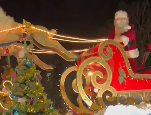 Santa Claus officially arrives in Greater Moncton