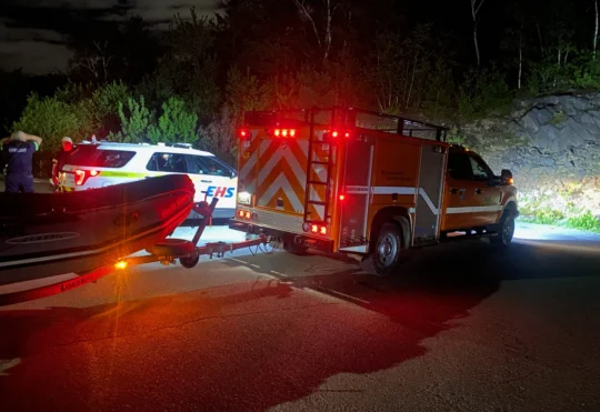 Search and rescue help 6 youths out of Blue Mountain area