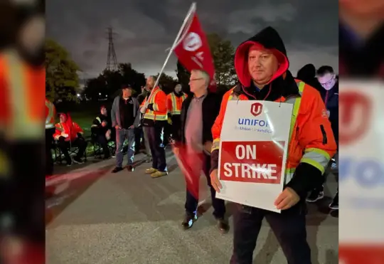 St. Lawrence Seaway workers hit the picket lines